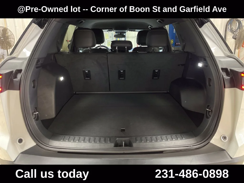 Used 2026 White Chevrolet LT image 28