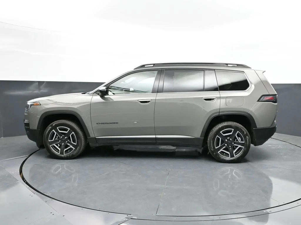 New 2026 Sting-Gray Clear-Coat Exterior Paint Jeep Limited image 30