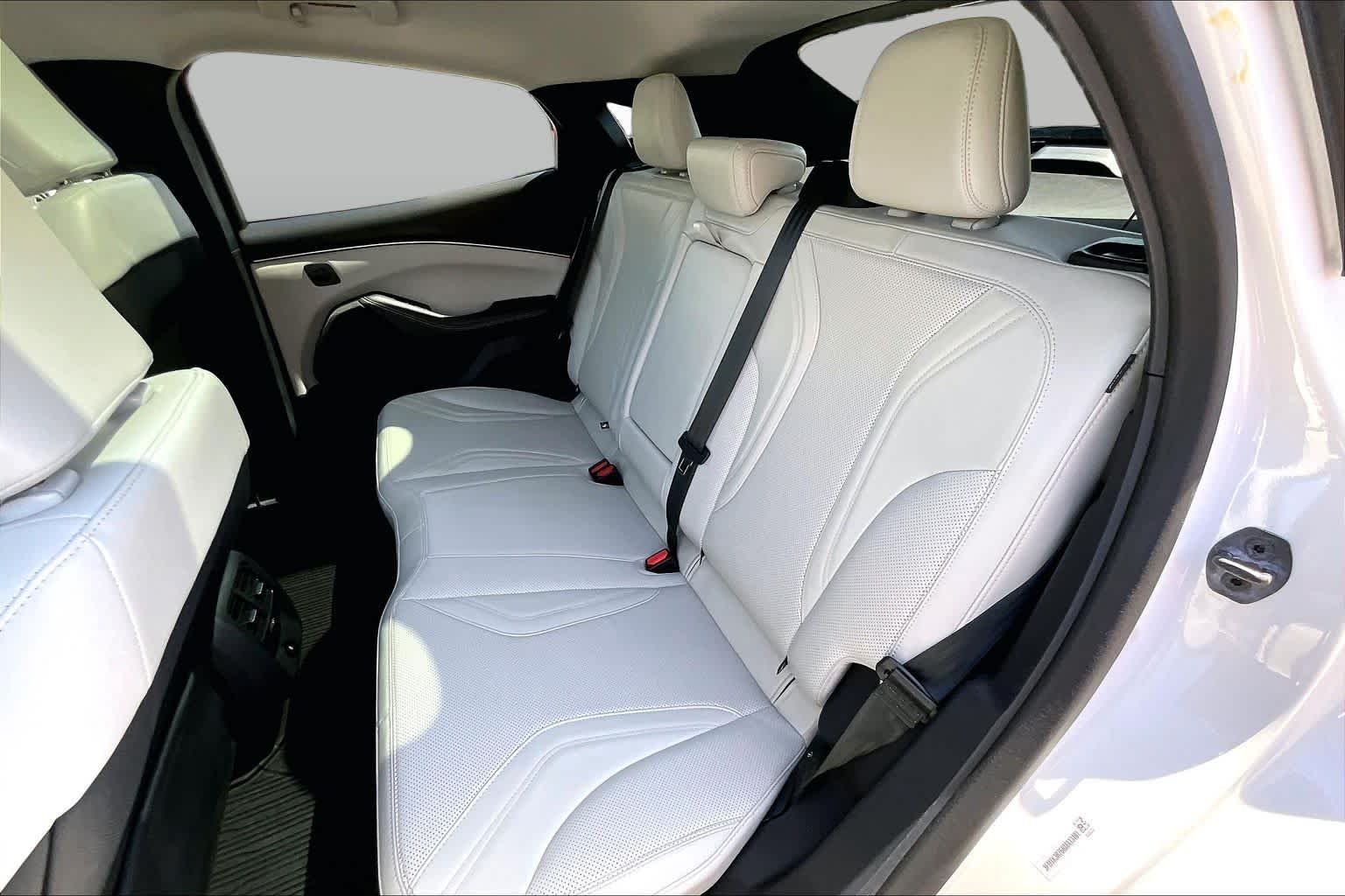Used 2024 Star White Metallic Tri-Coat Ford Premium image 20