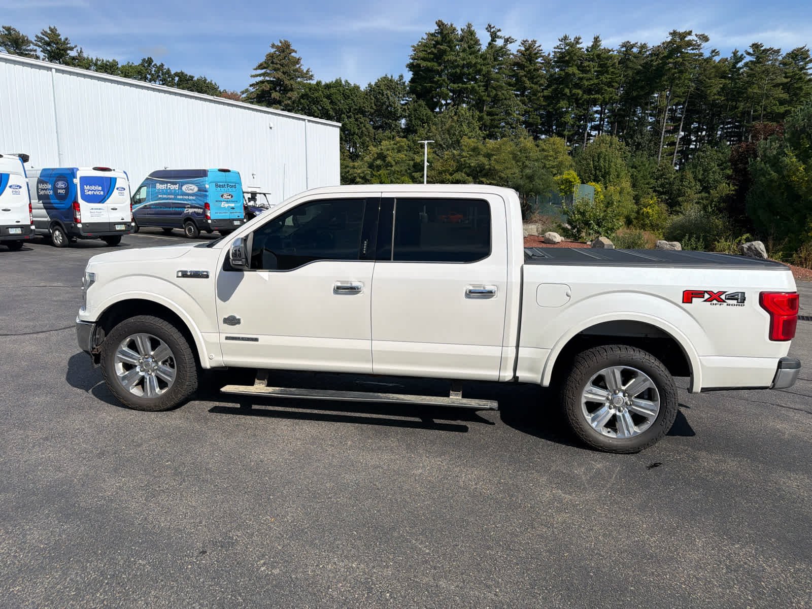 Used 2018 White Platinum Metallic Tri-Coat Ford King Ranch image 9