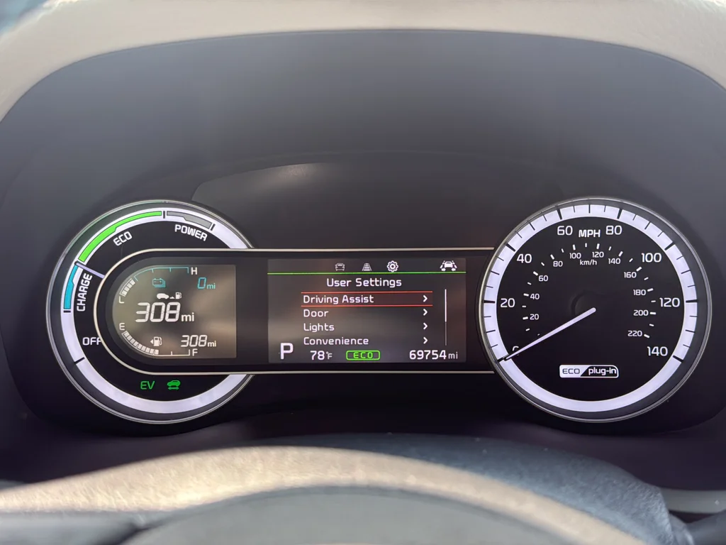 Used 2019 White Kia EX image 12