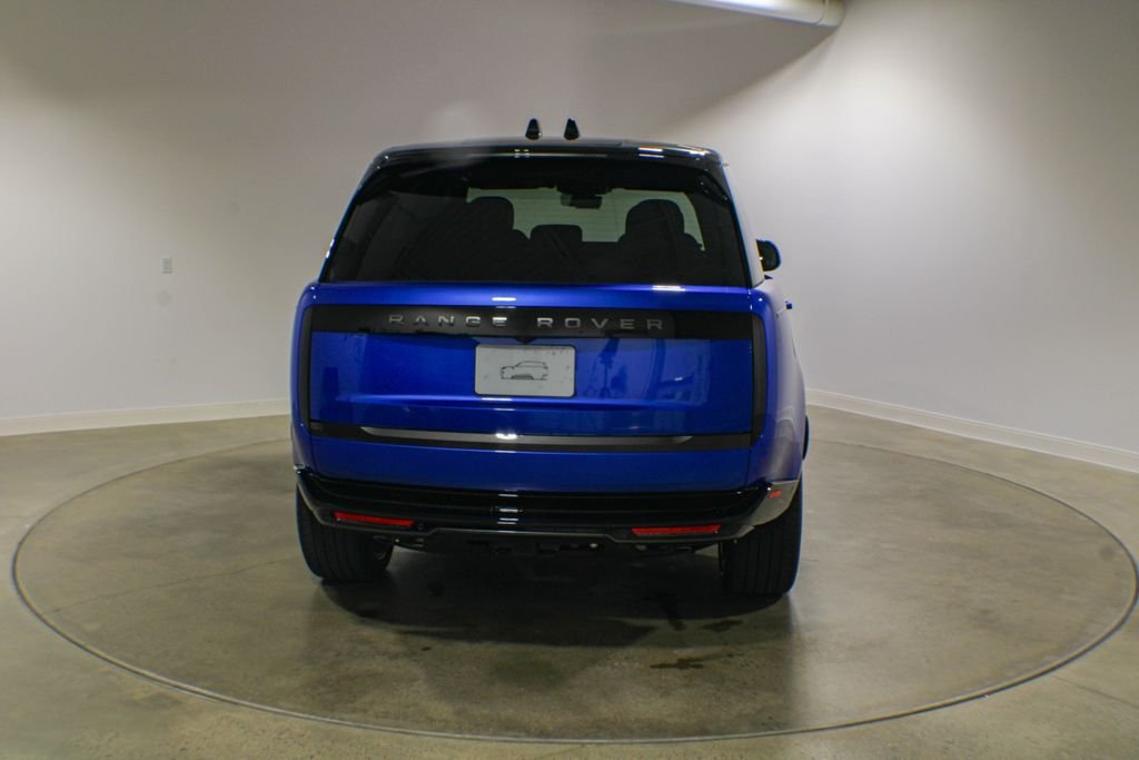 New 2026 Velocity Blue Land Rover SE image 5