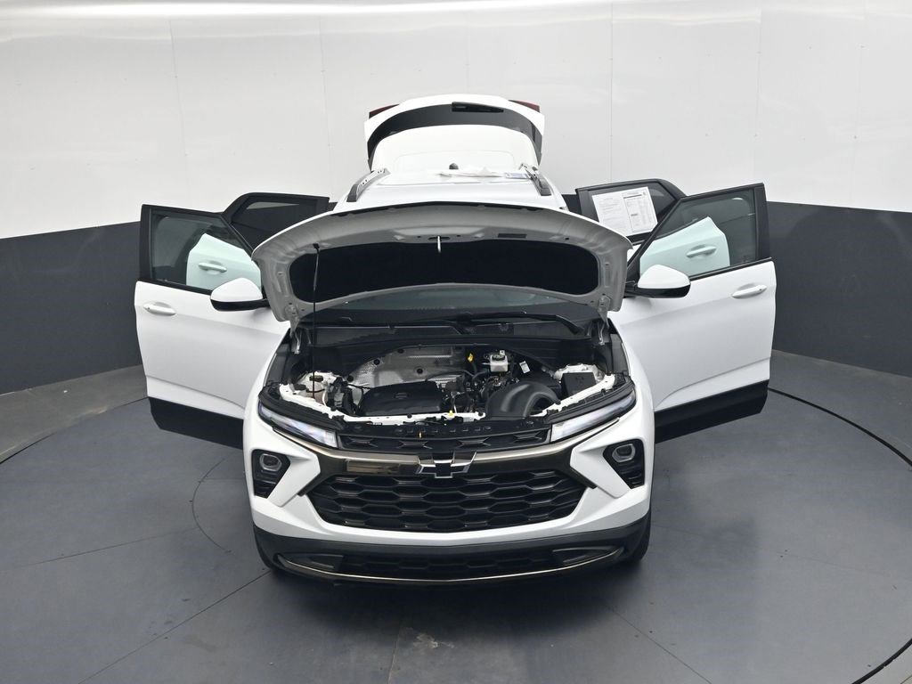 Used 2024 Summit White Chevrolet ACTIV image 41