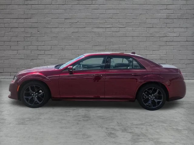 Used 2023 Red Chrysler Touring L image 2