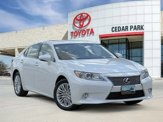 Used 2014 Starfire Pearl Lexus 350 image 1