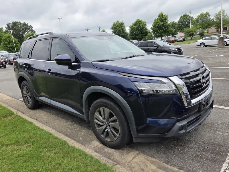 Used 2022 Deep Ocean Blue NISSAN SV image 2
