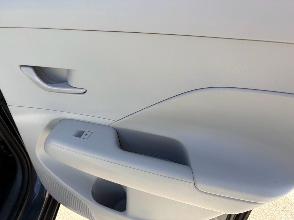 New 2026 Ecotronic Gray Pearl Hyundai SE FWD image 24