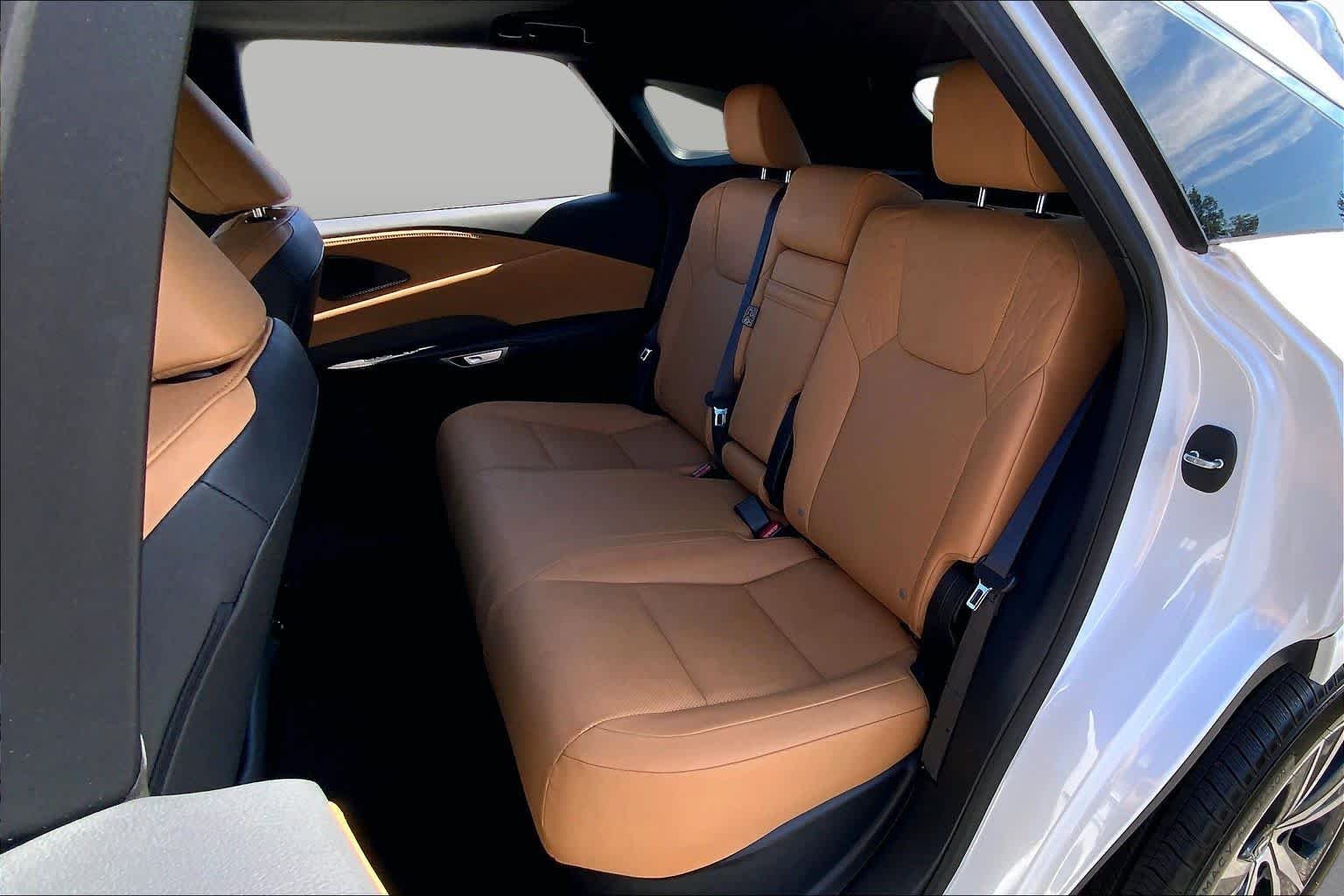 Used 2024 Eminent White Pearl Lexus Premium image 20