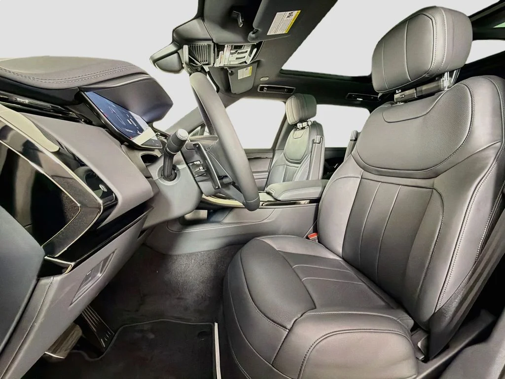 New 2027 Santorini Black Land Rover Dynamic SE image 22