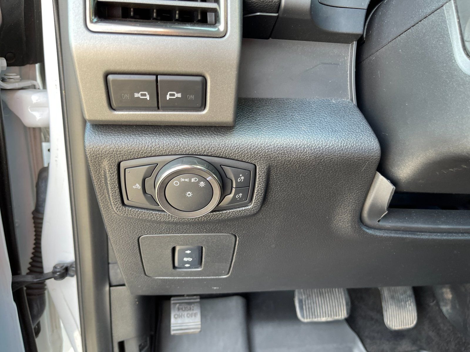 Used 2018 White Ford Raptor image 30