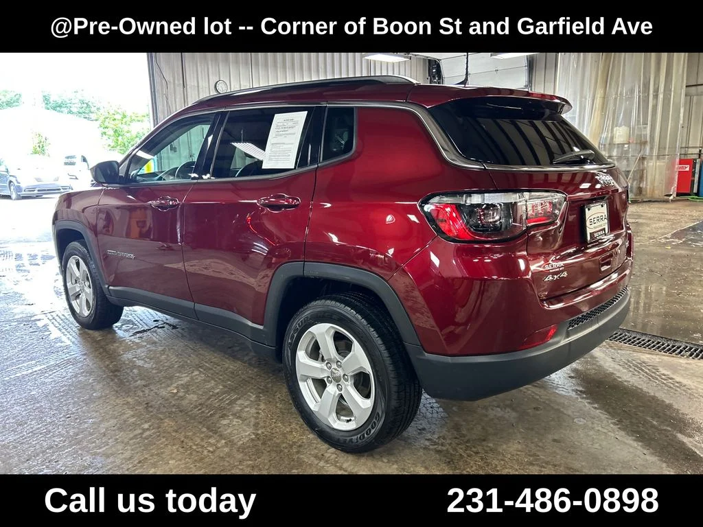 Used 2021 Red Jeep Latitude image 3