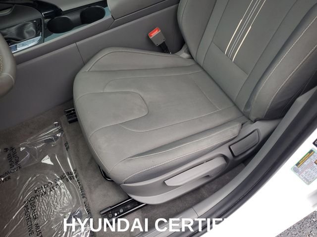 Certified Used 2025 White Hyundai SEL Convenience image 12