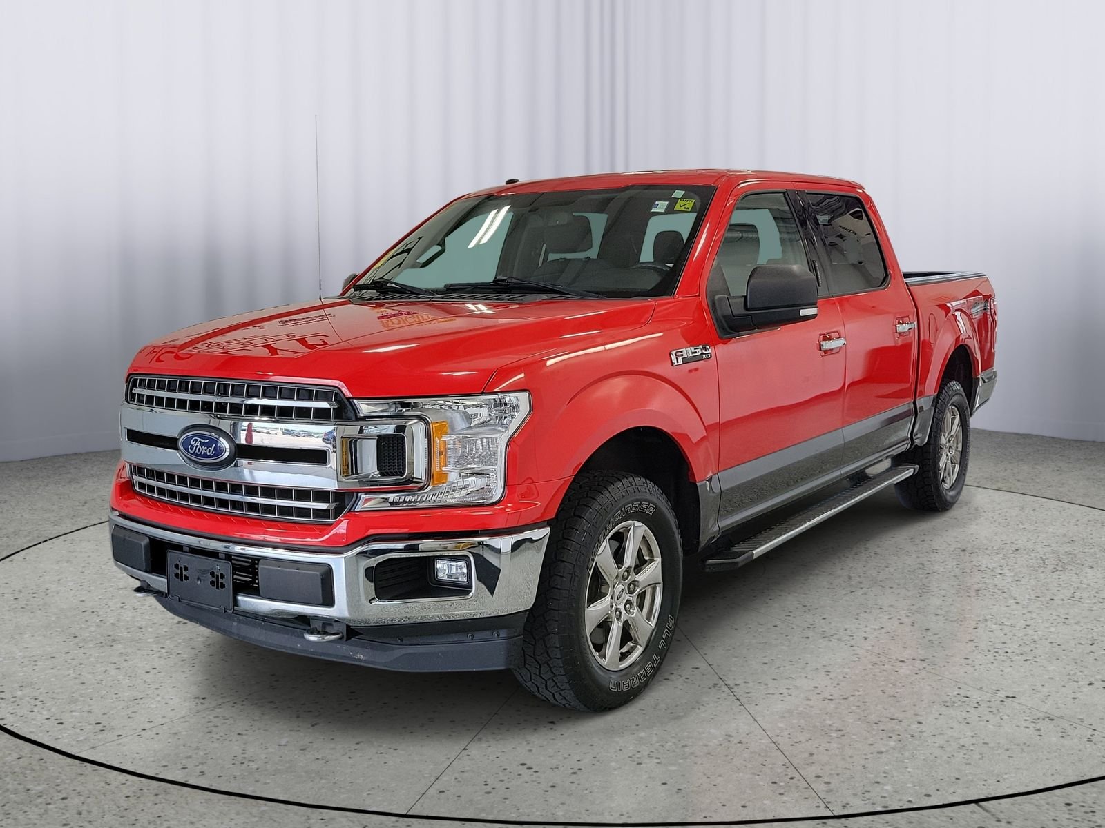 Used 2018 Black Ford XLT image 2