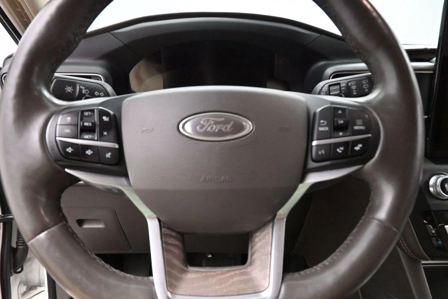 Used 2020 Star White Metallic Tri-Coat Ford Platinum image 17