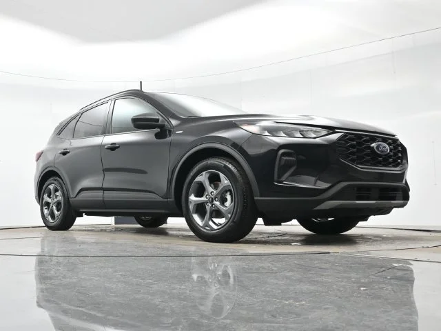 Used 2025 Agate Black Metal Ford ST-Line image 23