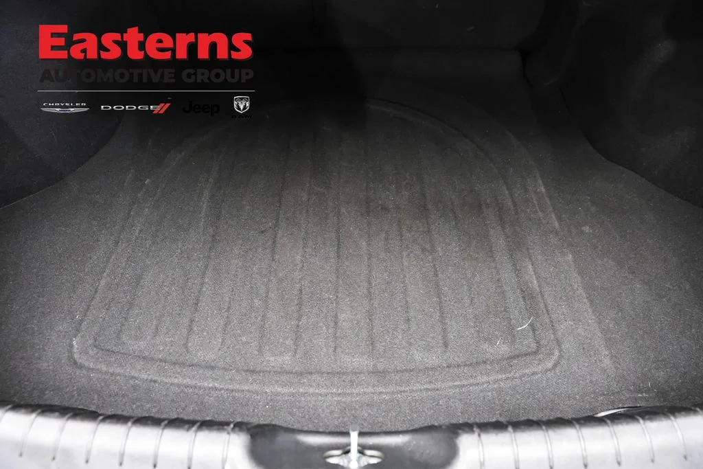 Used 2025 Gray Hyundai SEL Convenience image 10