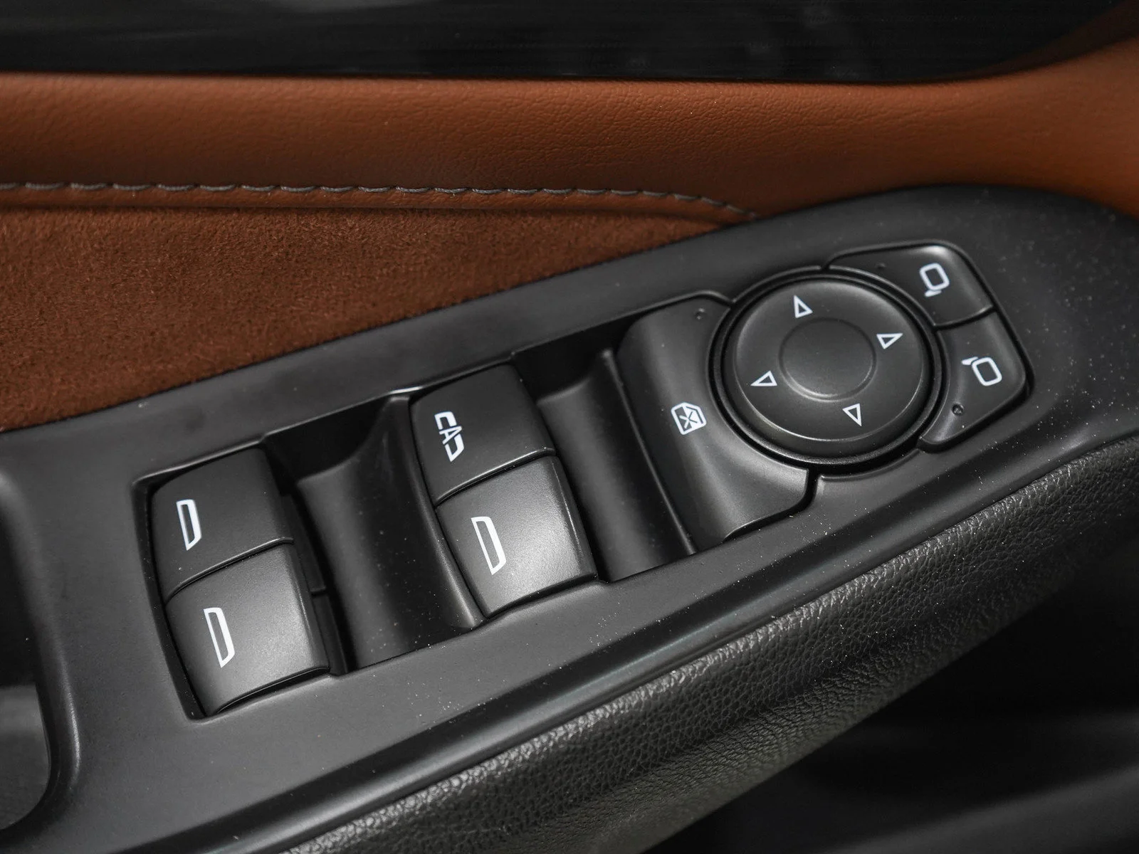 Used 2021 Iridescent Pearl Tricoat Chevrolet High Country image 23