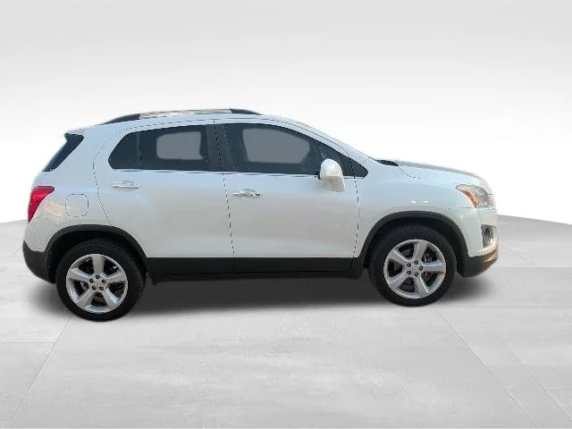 Used 2015 White Chevrolet LTZ image 2