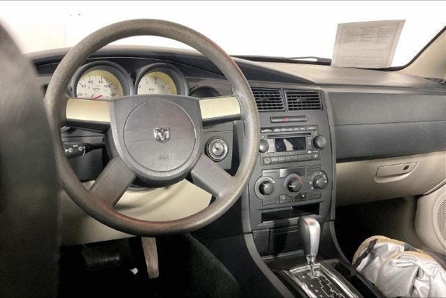 Used 2007 Blue Dodge SE image 4