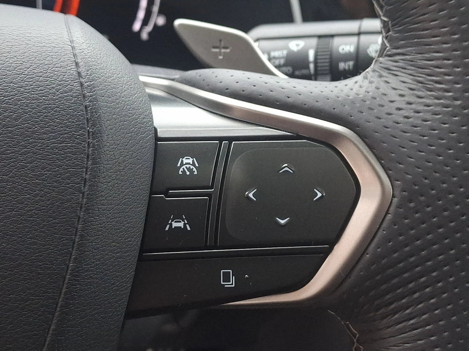 Certified Used 2024 OBSIDIAN Lexus  image 20