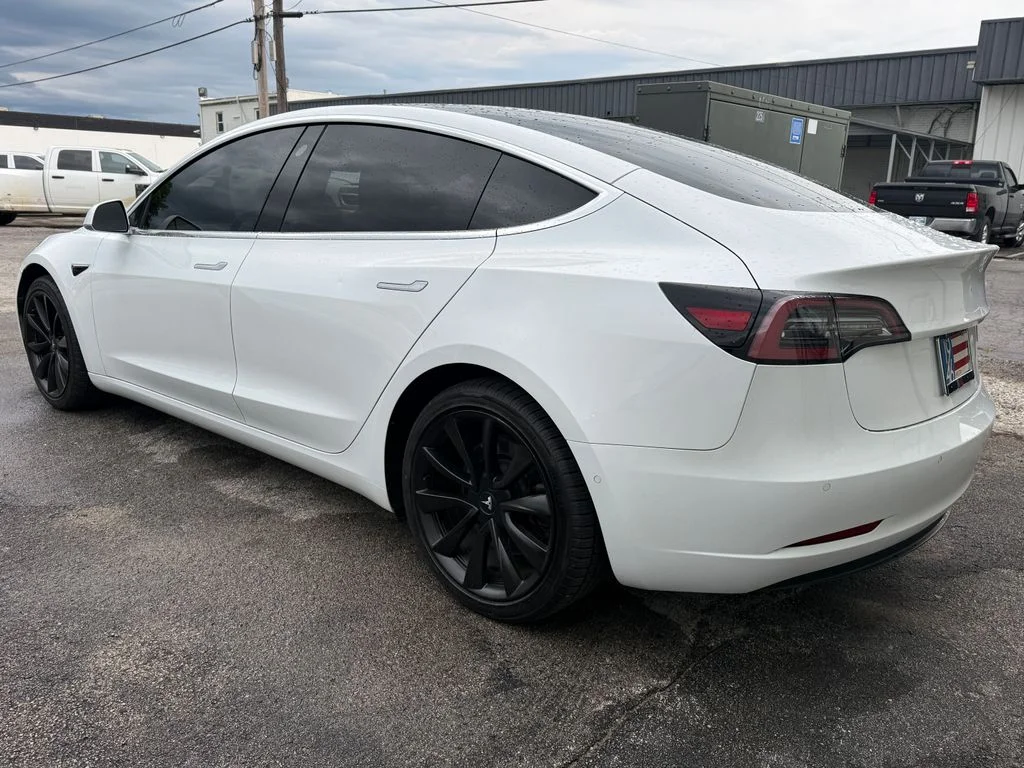 Used 2018 White Tesla Long Range image 21