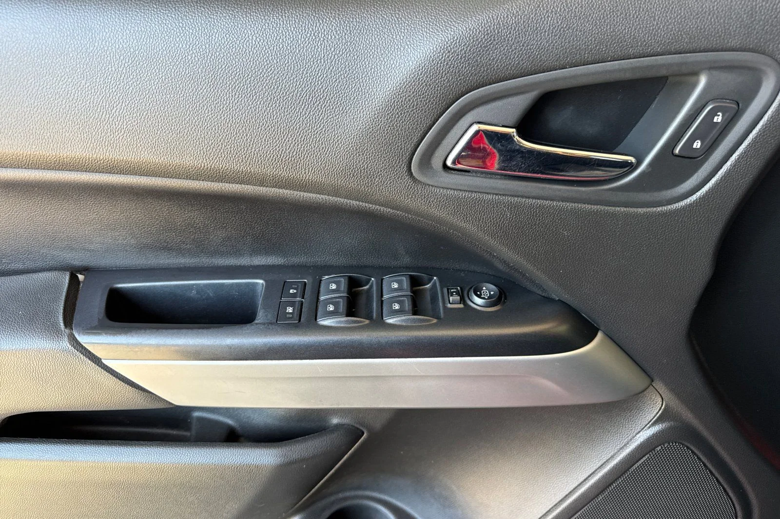 Used 2015 Red Chevrolet LT image 14