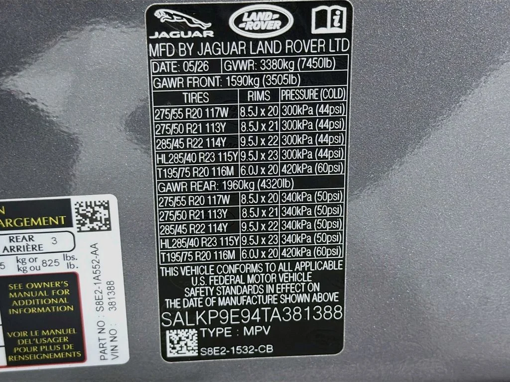 New 2026 Eiger Grey Land Rover SE image 34