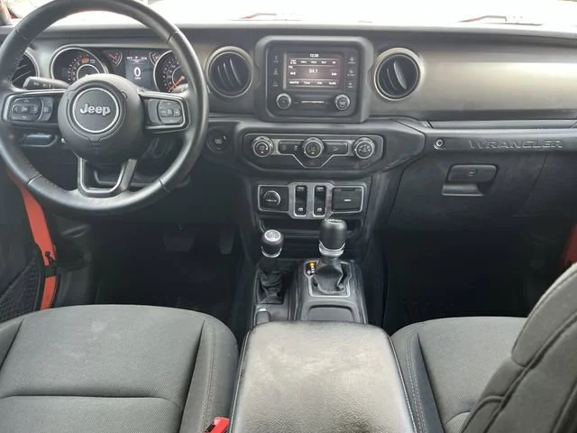 Used 2019  Jeep Sport S image 16