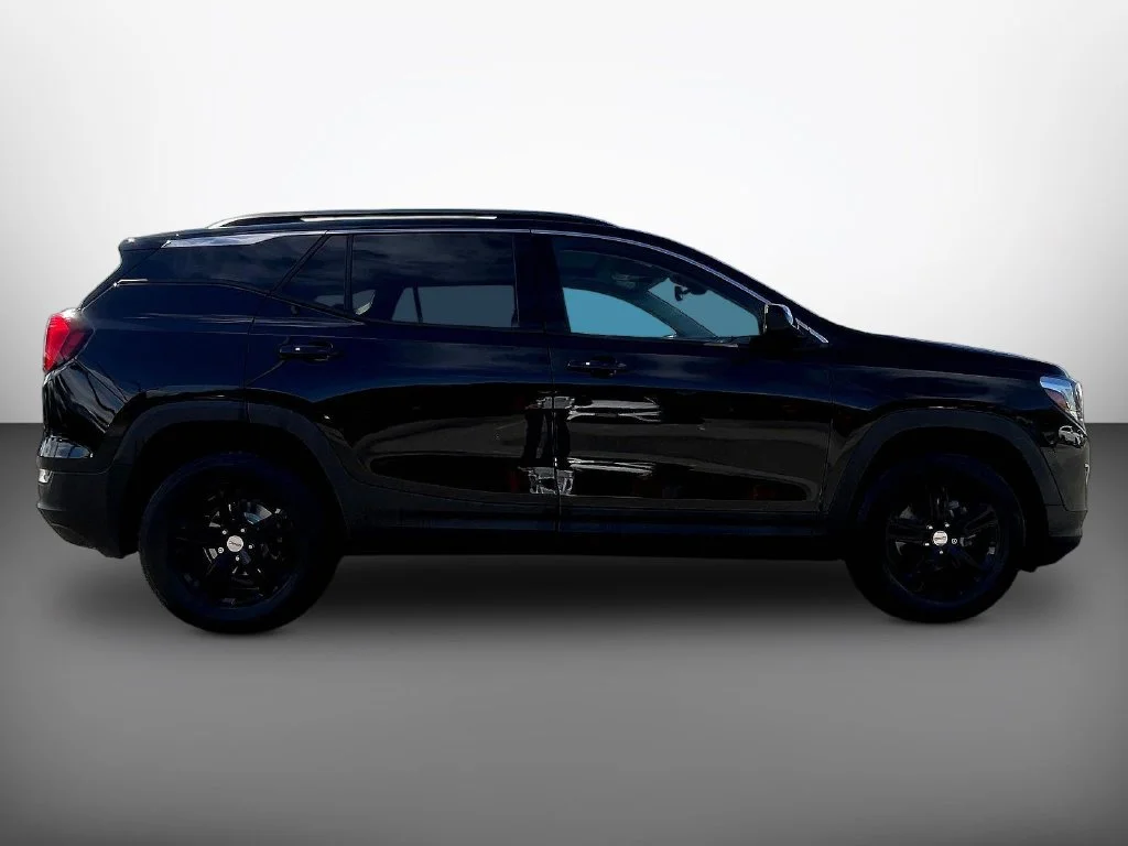 Used 2020 Ebony Twilight Metallic GMC SLE image 8
