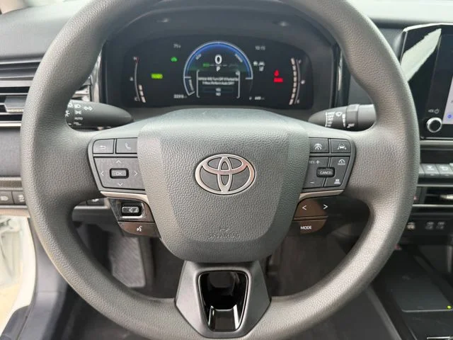 2025 Toyota Camry LE - Photo 11