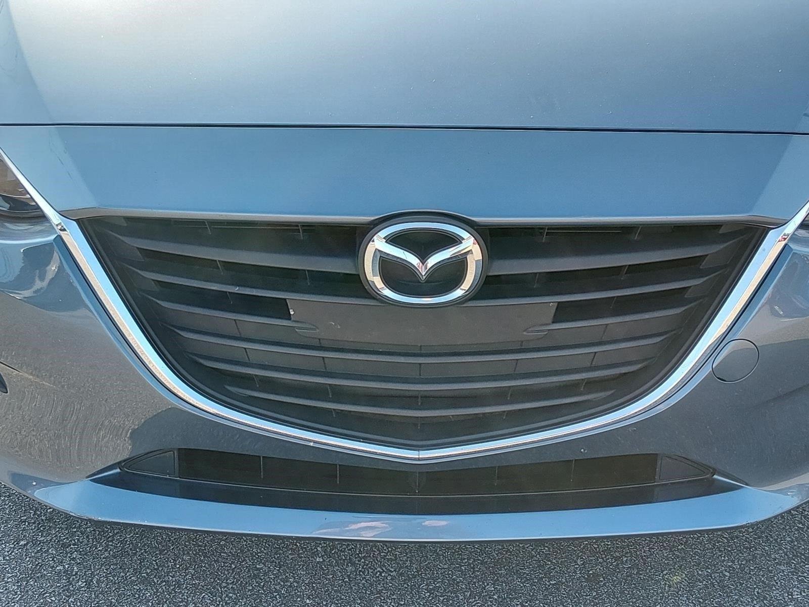 Used 2015 Blue Reflex Mica Mazda i Sport image 9