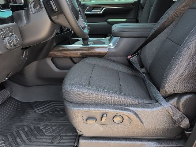 New 2026 Summit White Chevrolet LT Trail Boss image 11