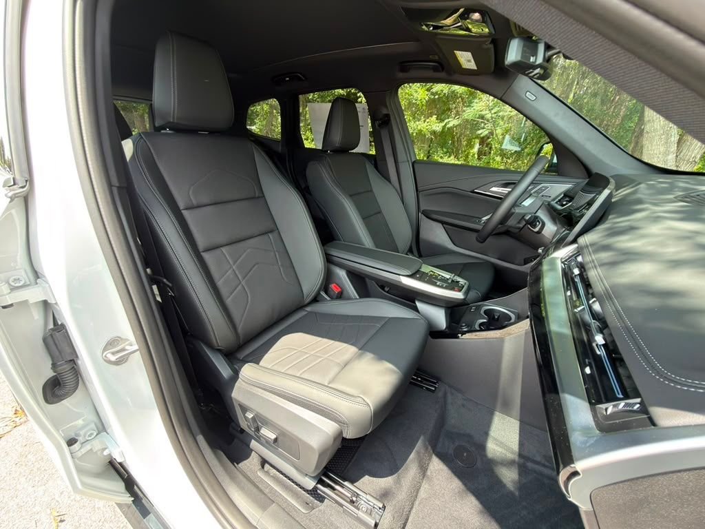 New 2026 White BMW xDrive28i image 24