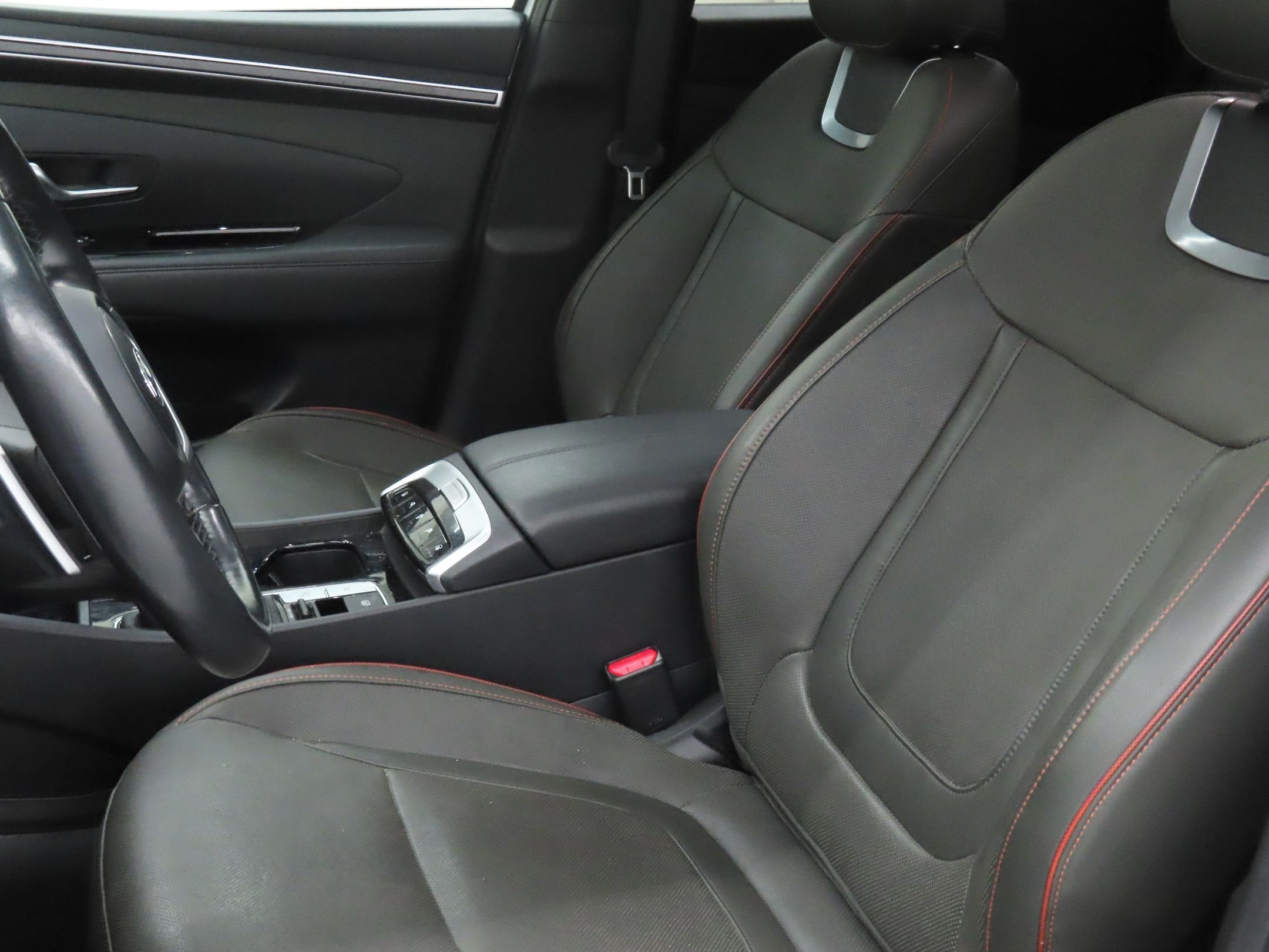 Used 2022 White Hyundai Limited image 11
