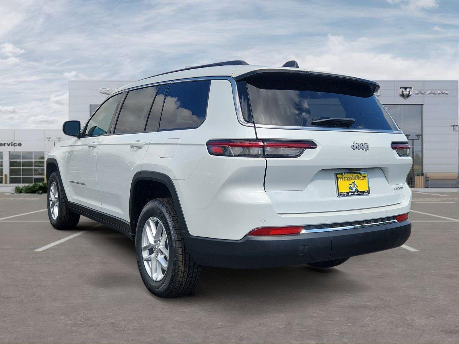New 2026 Bright White Clear-Coat Exterior Paint Jeep Laredo image 3