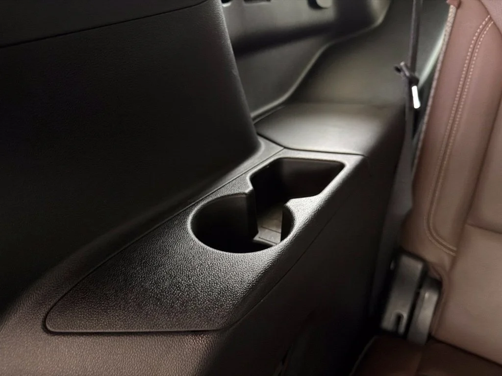 Used 2022 White Chevrolet High Country image 31