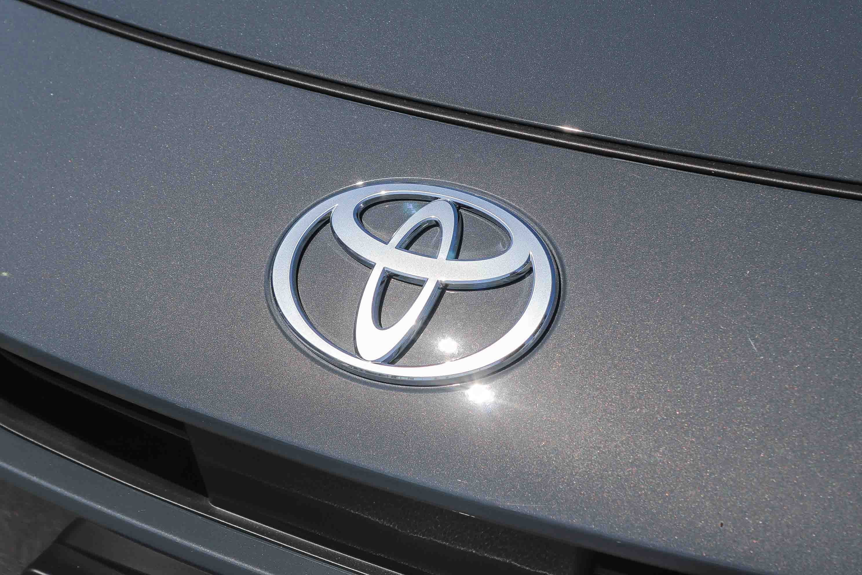 2026 Toyota Prius Plug-in Hybrid XSE - Photo 9