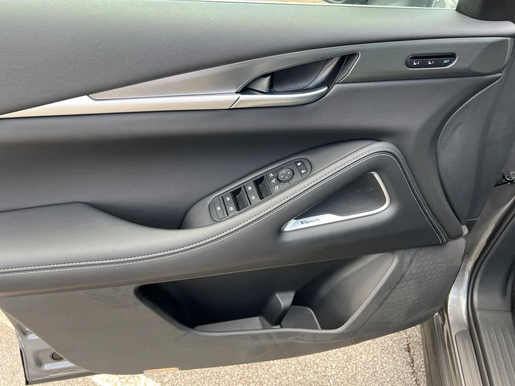 New 2027 GRAPHITE SHADOW INFINITI Luxe FWD image 11