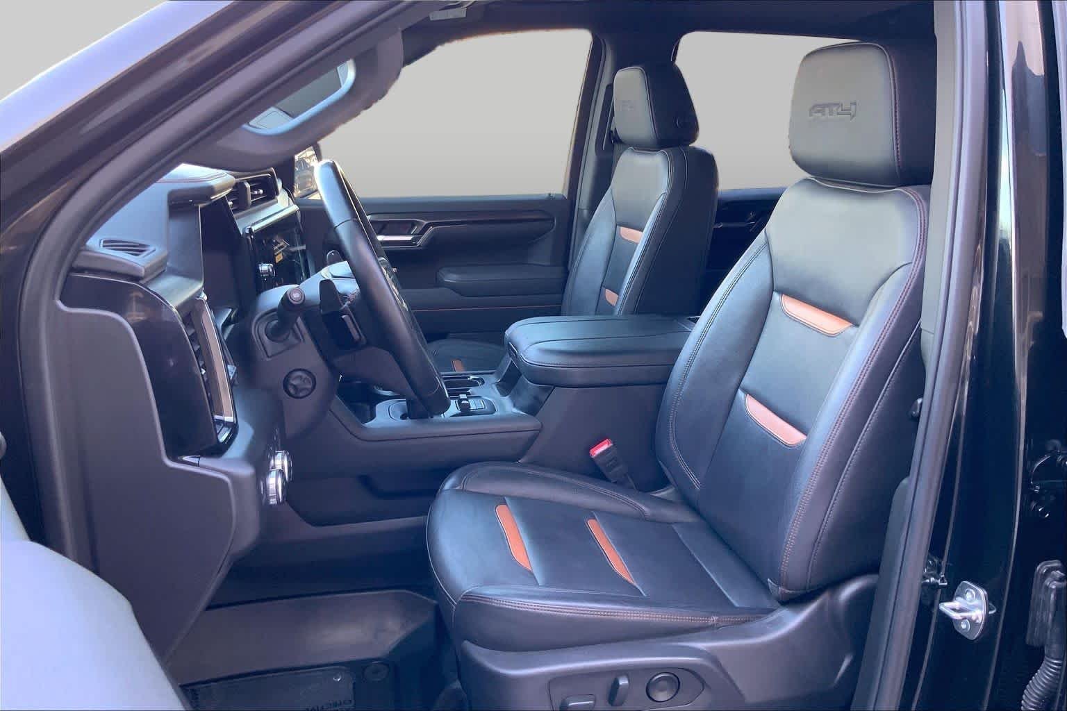 Used 2025 Onyx Black GMC AT4 image 8