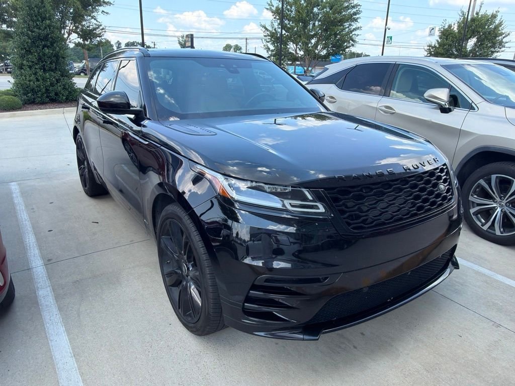 Used 2020 Narvik Black Land Rover R-Dynamic S image 3