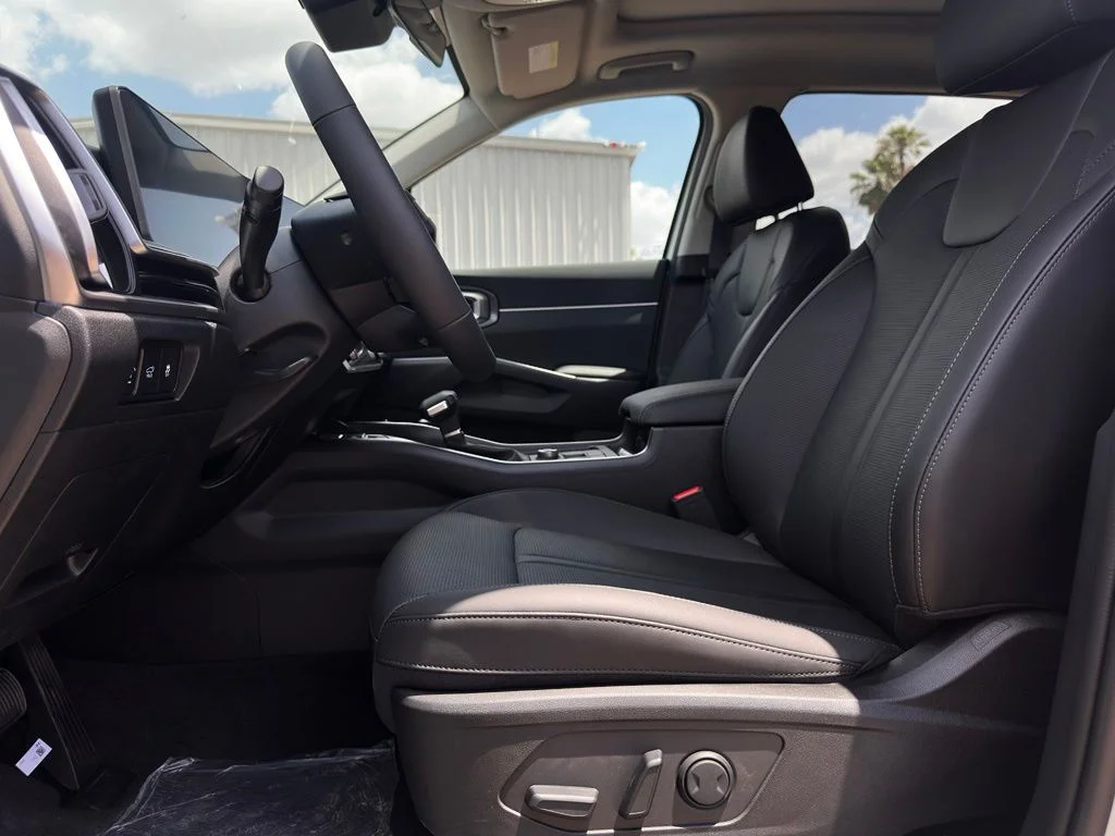 New 2026 White Kia EX image 9