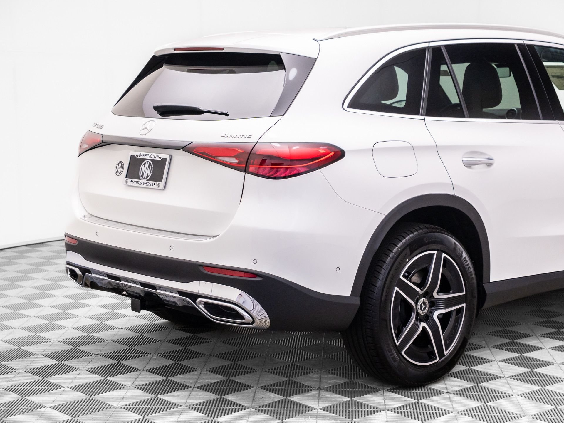 New 2026 White Mercedes-Benz GLC 300 image 37