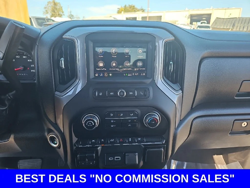 Used 2024 White Chevrolet Custom image 19