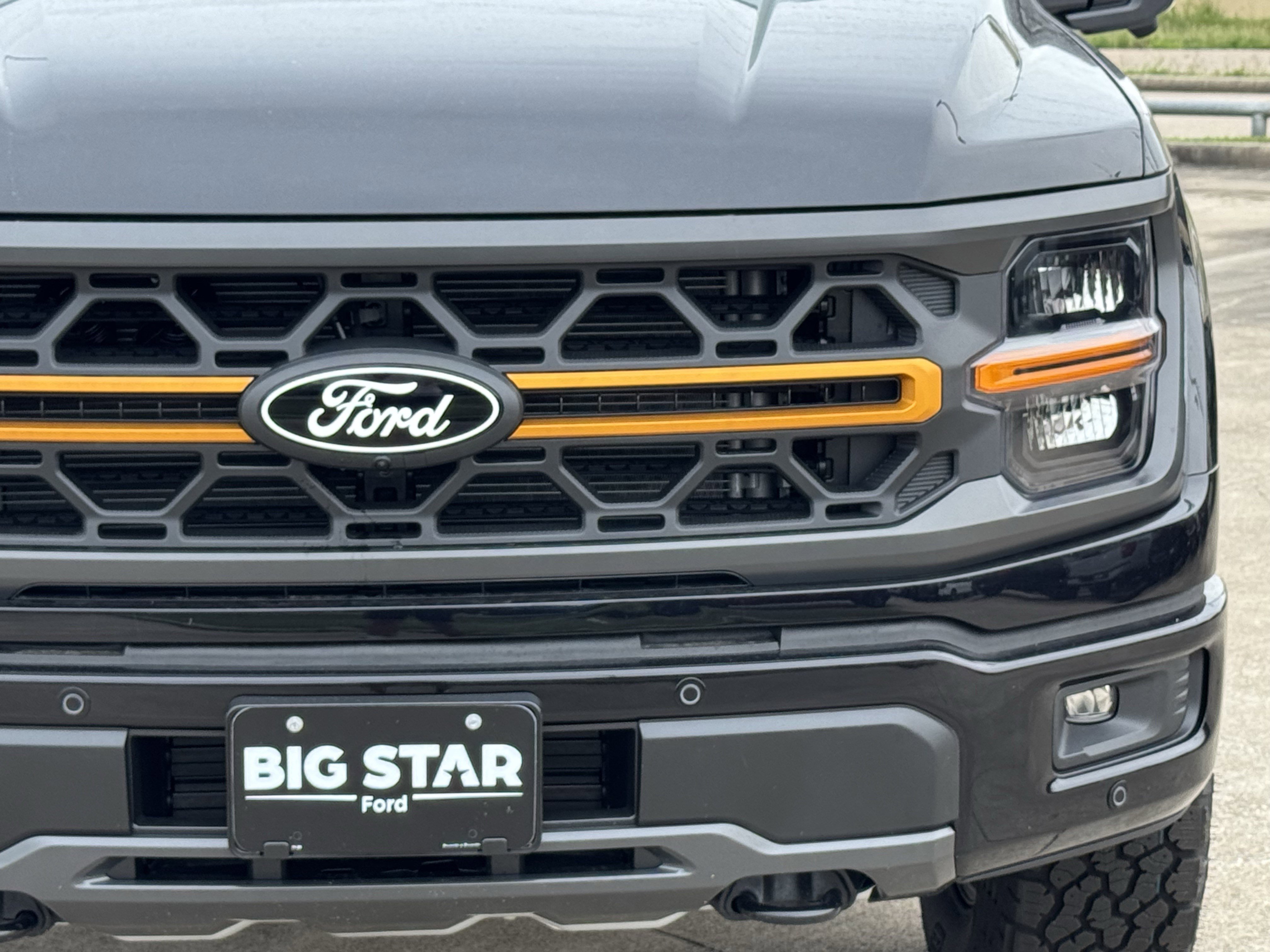 New 2026 Agate Black Metallic Ford Tremor image 4