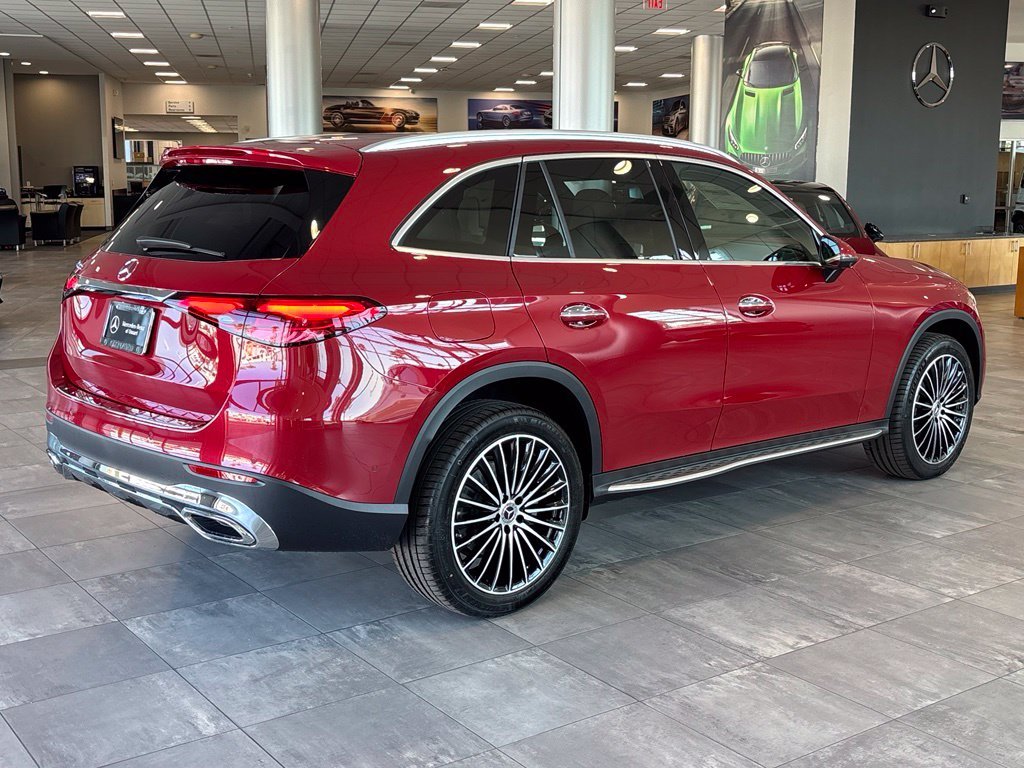 New 2027 MANUFAKTUR Patagonia Red Metallic Mercedes-Benz GLC 300 image 3