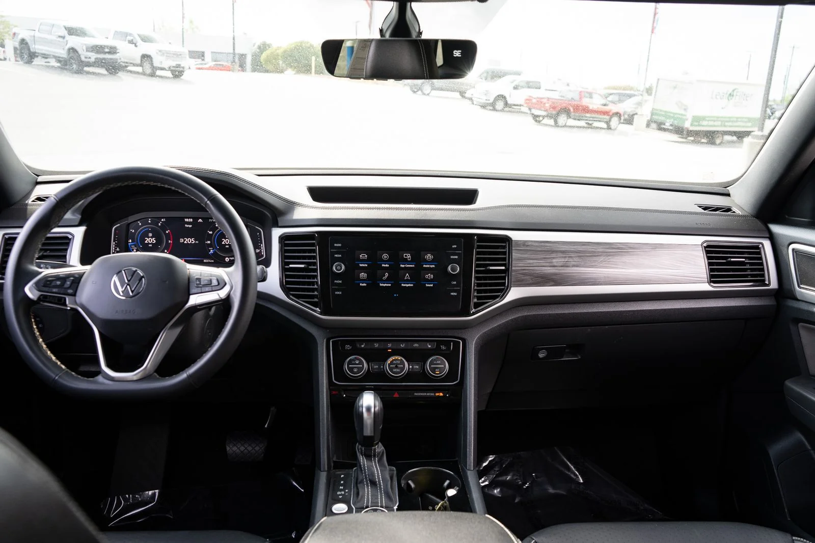 Used 2022  Volkswagen 2.0T SE w/Technology image 19