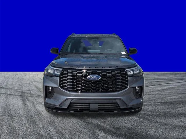 New 2026 Carbonized Gray Metallic Ford ST-Line image 9