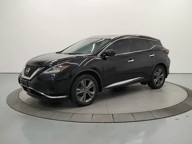 Used 2019 Black Nissan Platinum image 4