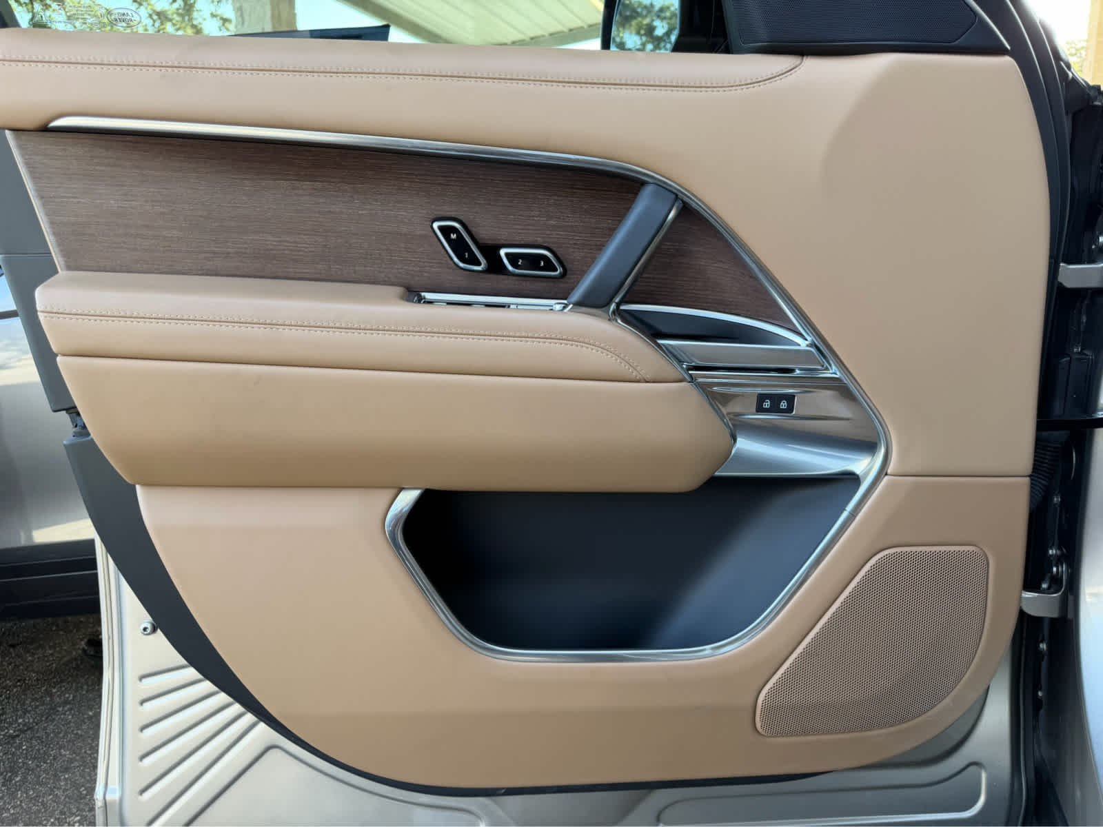 Certified Used 2024 BATUMI GOLD Land Rover SE image 23
