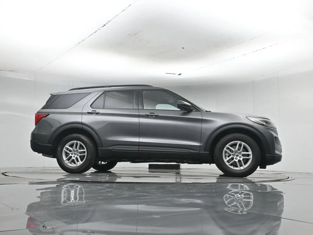 New 2027 Carbonized Gray Metallic Ford Active image 52